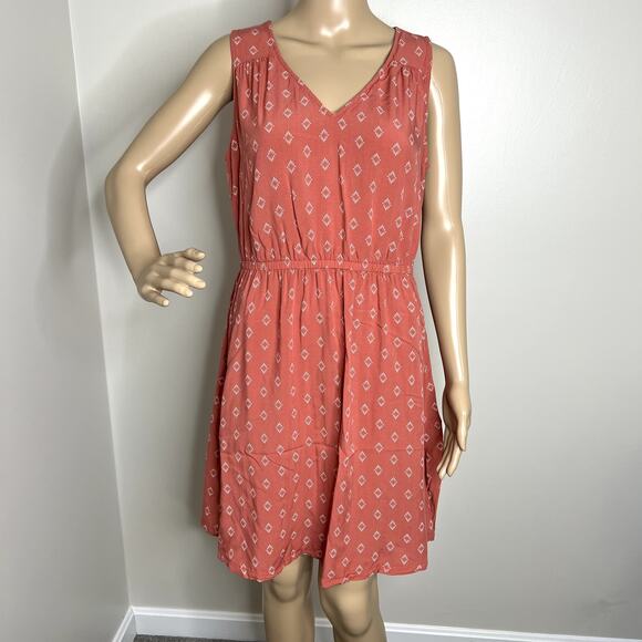 Old Navy Pink Diamond Pattern Dress - Picture 1 of 8